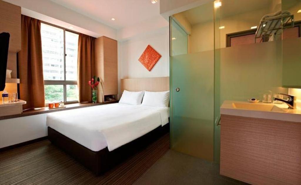 Reddoorz Premium @ Balestier Hotel 3*