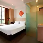 Reddoorz Premium @ Balestier