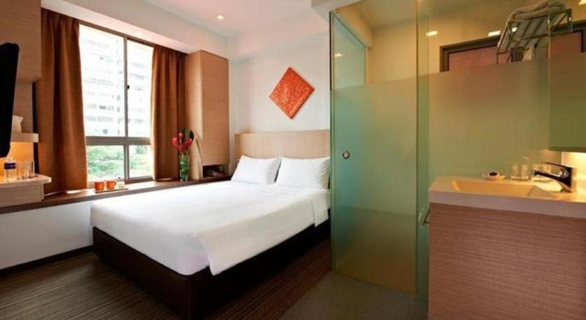 Hotel Reddoorz Premium @ Balestier 3*